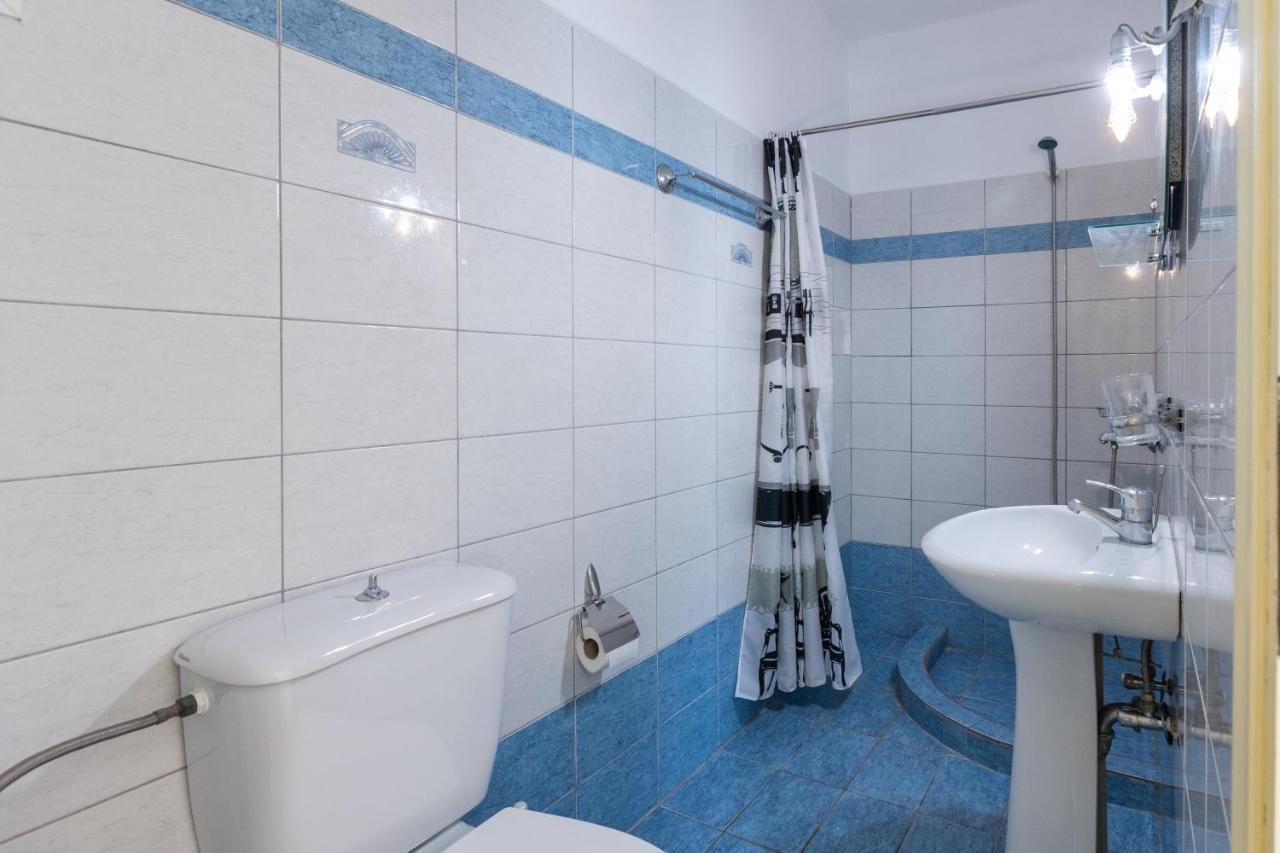 Alicia Studios Farsa Экстерьер фото