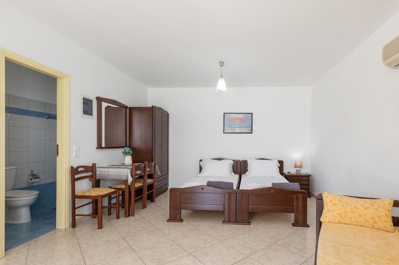 Alicia Studios Farsa Экстерьер фото